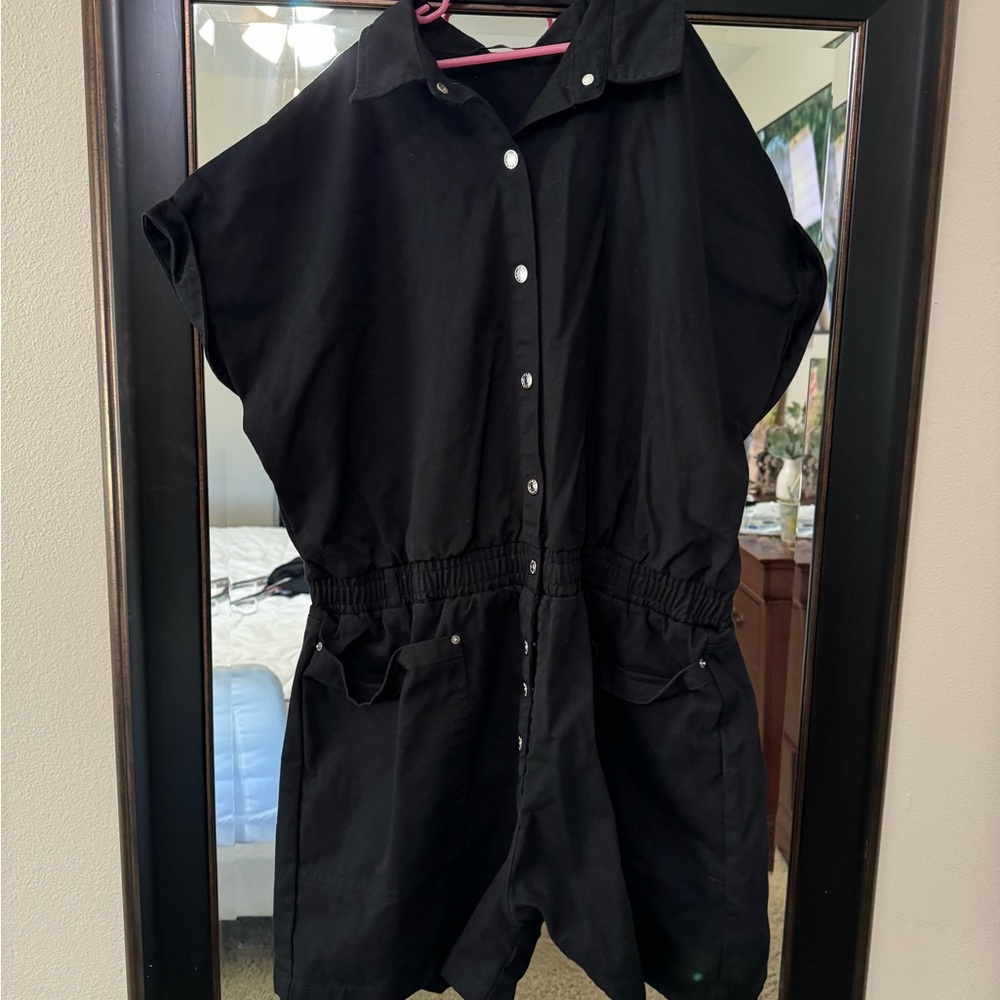 Elegant Black Short-Sleeve Jumpsuit